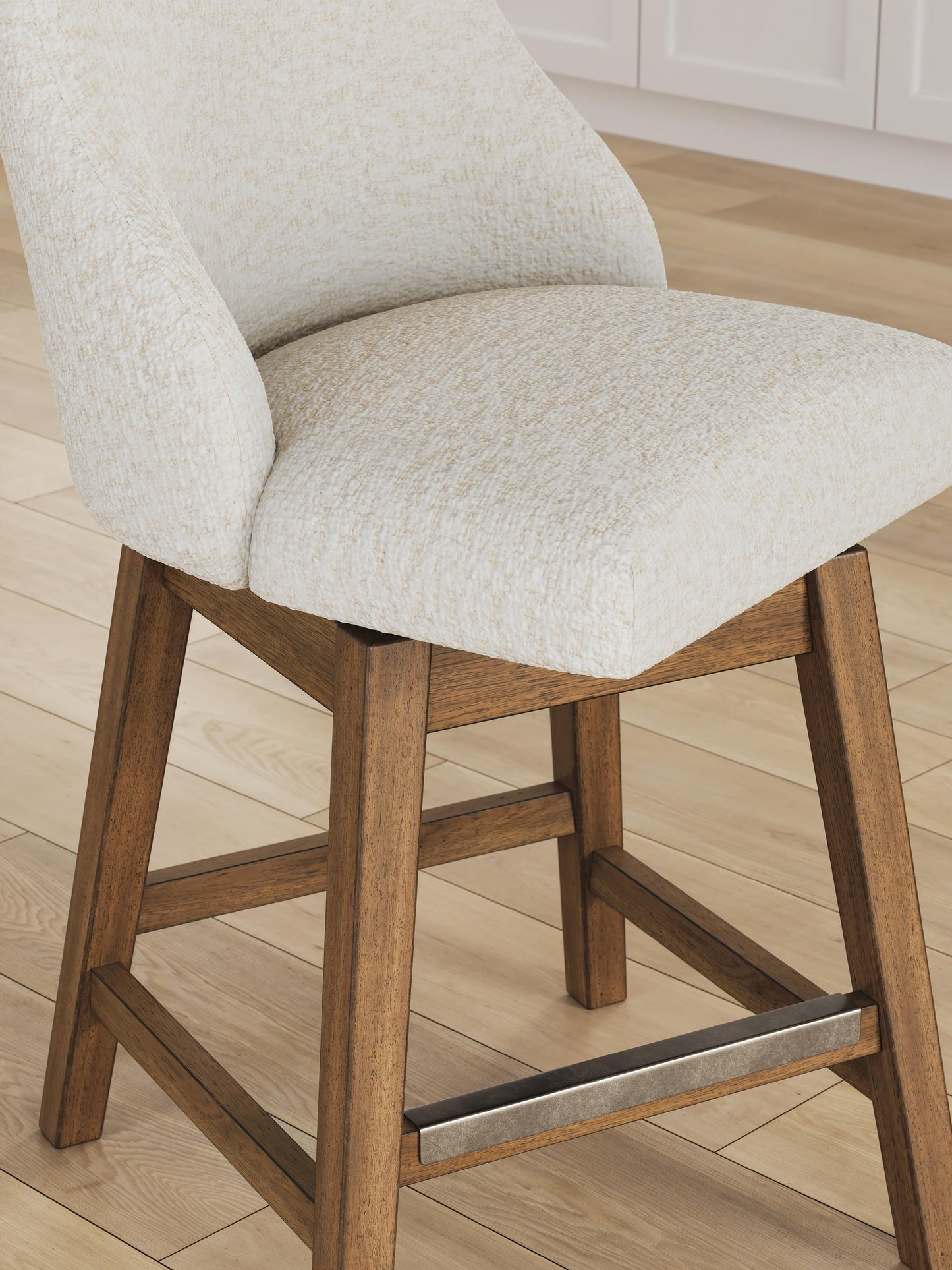 Cabalynn Upholstered Barstool (2/CN)