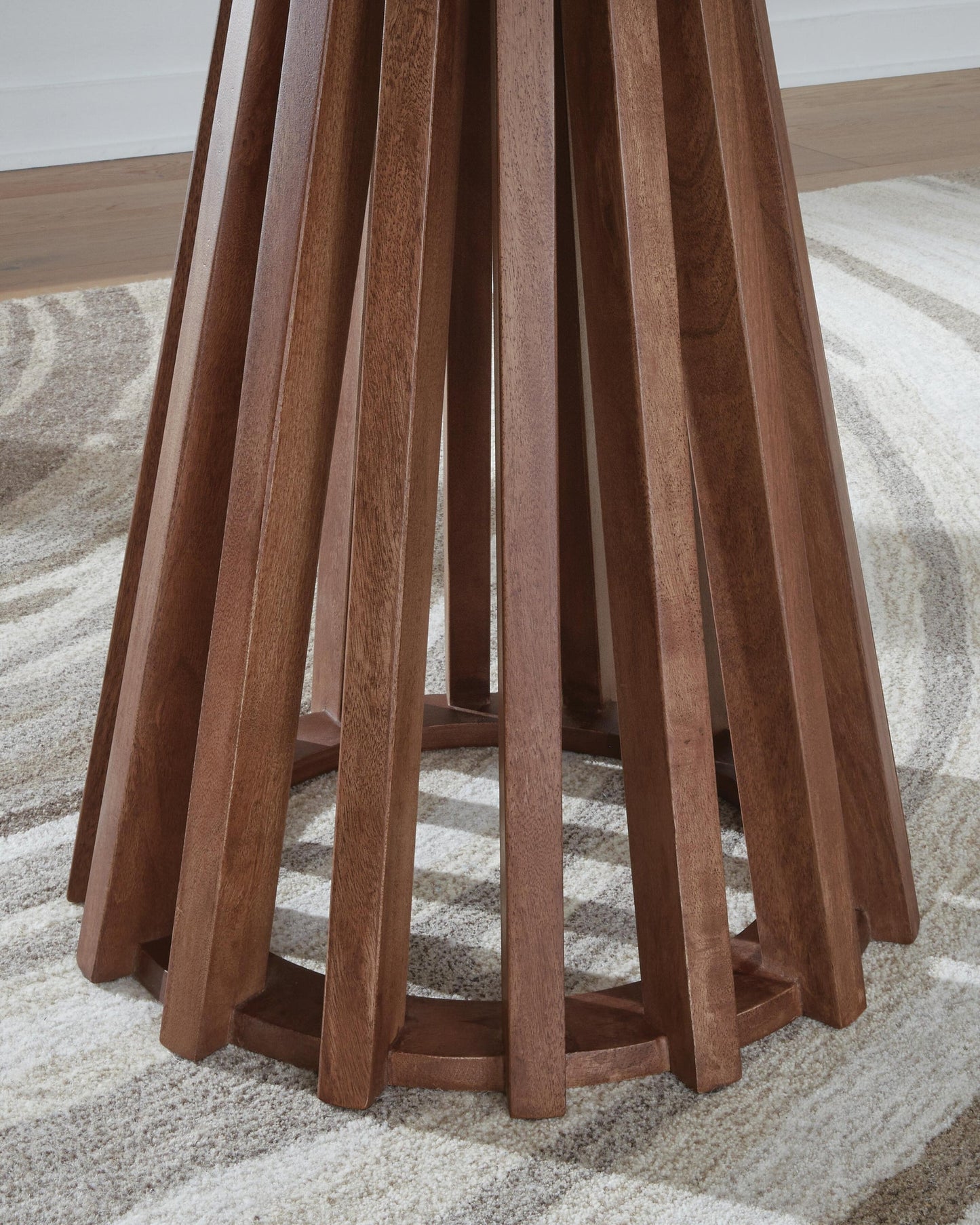 Kallari Round End Table