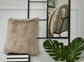 Gariland Pillow